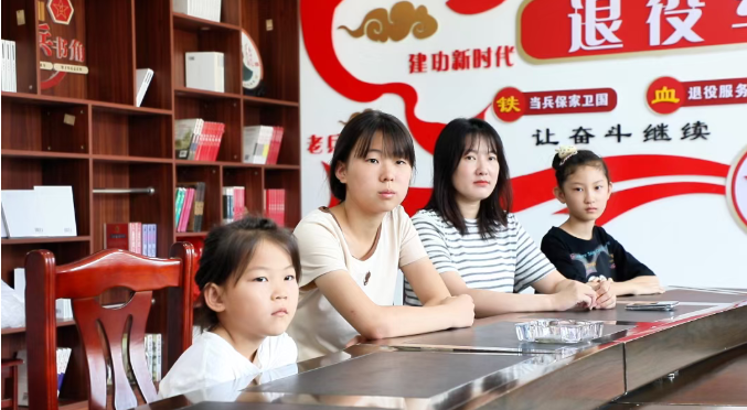 迁安：聆听老兵峥嵘往事 厚植乡村国防情怀